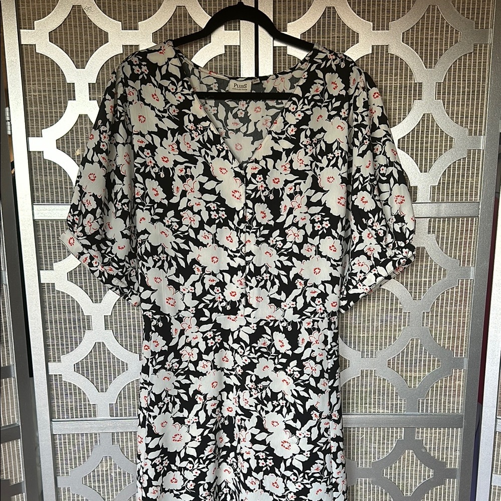 PLUS size Floral Black and White Dress